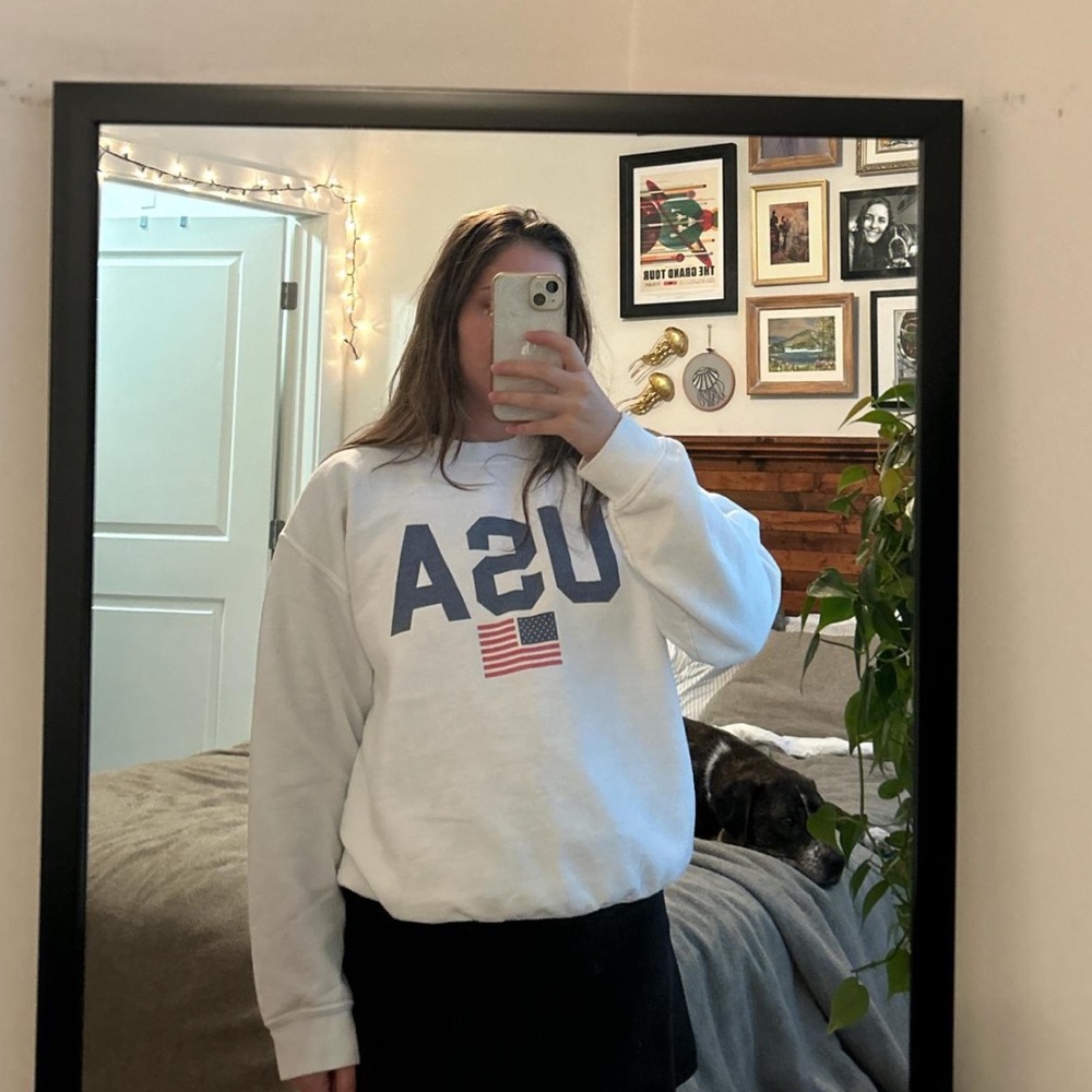 Gildan White Heavy Blend Sweatshirt